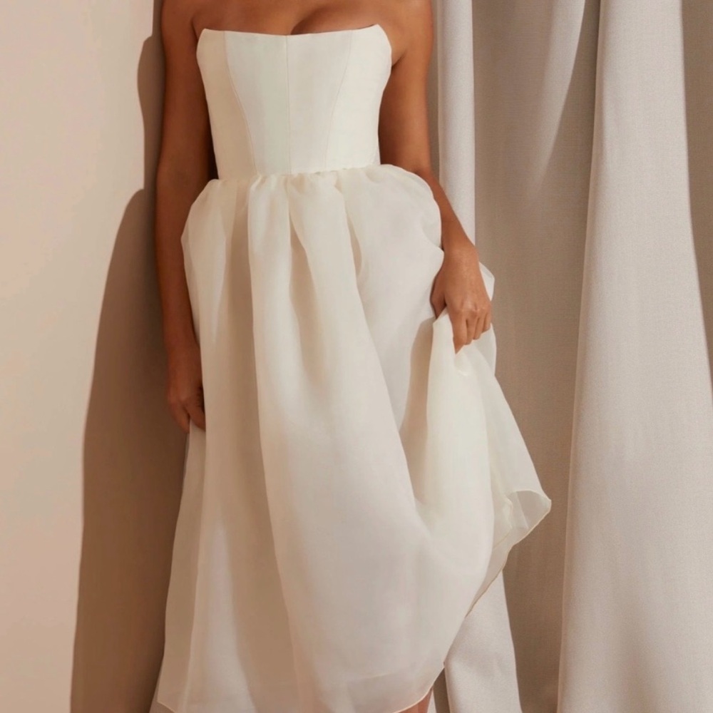 Oh Polly NWT Strapless Off White Dress Size 8 - Picture 6 of 7